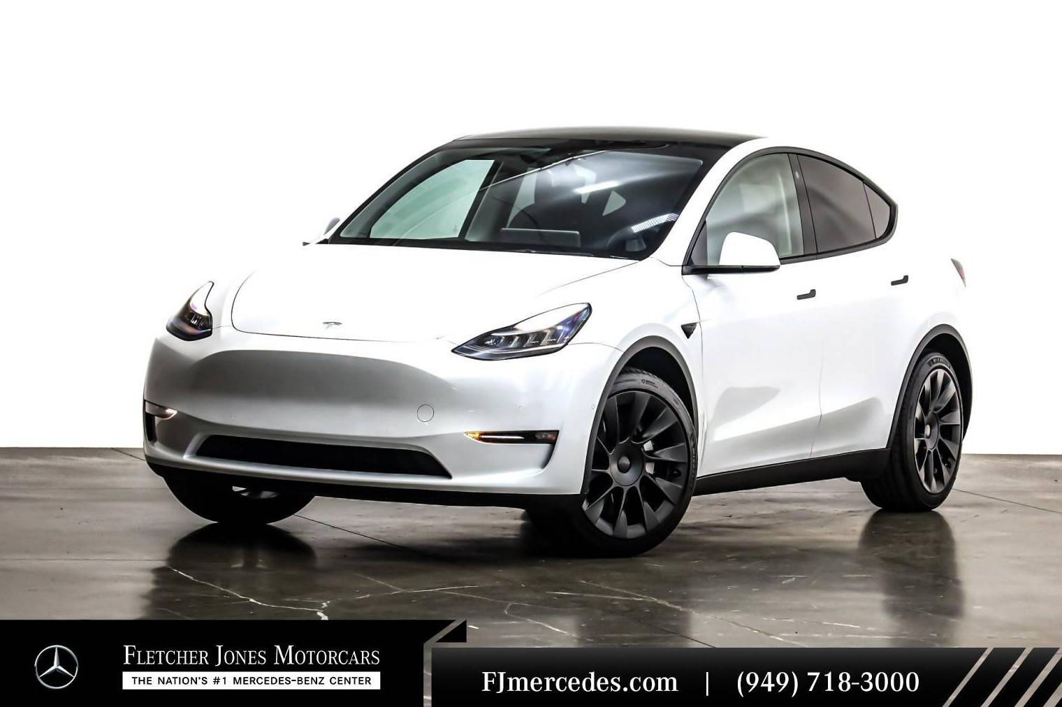 TESLA MODEL Y 2021 5YJYGDED0MF110166 image